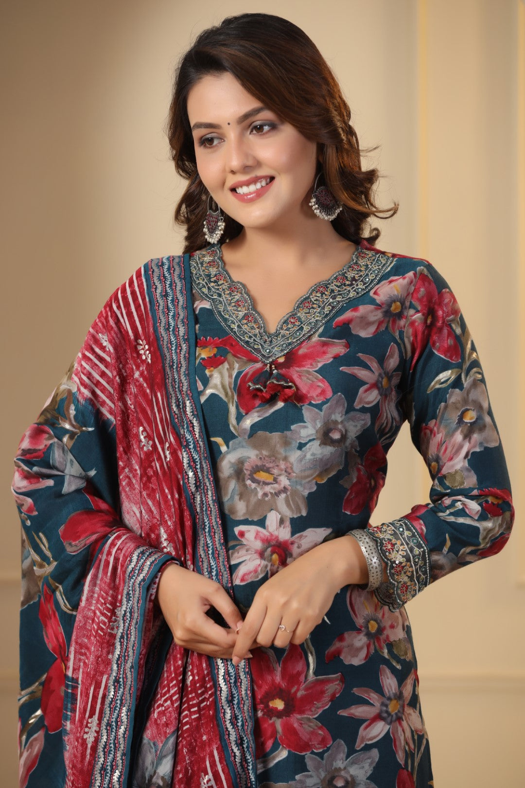 Modal Embroided Kurta Pant Dupatta Set